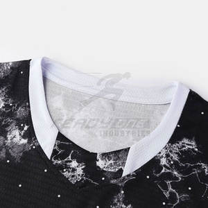 Tenue d'entraînement Nouvelle Arrivée Respirante Manches Courtes Personnalisable Uniforme de Basketball Léger Design Personnalisé Été - Product Image 2