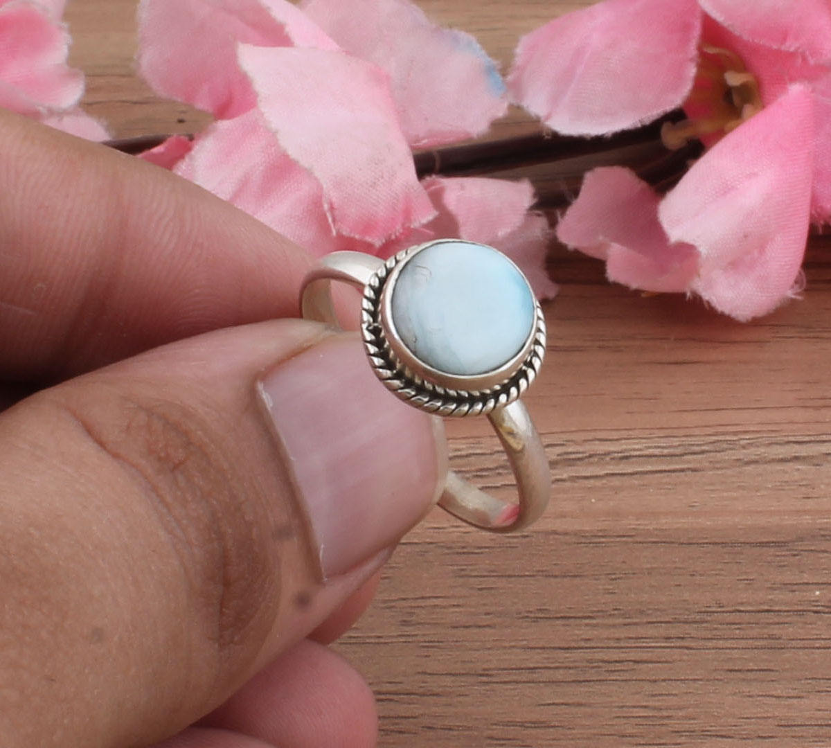 เหมือนในรูป