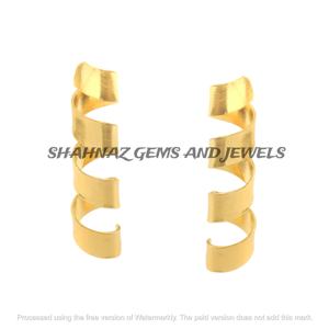 Boucles d'oreilles en forme de printemps en or 18 carats plaqué laiton à la mode pour femmes Usine de bijoux Vente en gros Boucles d'oreilles en laiton massif finement conçues - Product Image 3