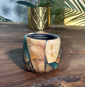 Incensario de incienso de diseño único Bakhoor hecho de madera y resina personalizada para ocasiones especiales - Product Image 1