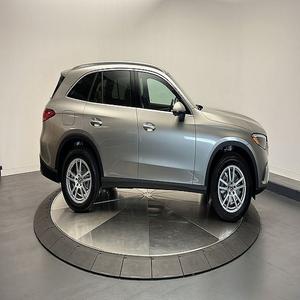 ¡Oferta Imperdible! Mercedes-Benz GLC 300 I4 4MATIC I-4 2.0L AWD Automático 2023 Súper Limpio, Color Plata Metálico Mojave, SUV de Lujo - Product Image 2