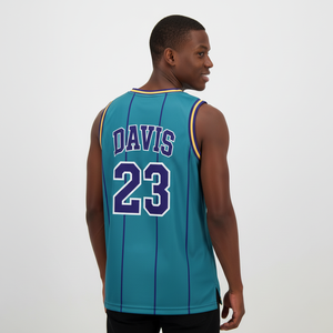 Uniforme de basket-ball respirant sans manches personnalisable OEM 100% polyester avec motif rayé, nom et design d'équipe personnalisés - Product Image 4