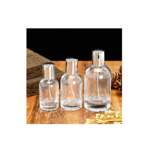 Botella de perfume de vidrio de alta calidad diseñada para dispensar una niebla fina y para un uso prolongado, disponible en 30 ml, 50 ml y 100 ml. - Product Image 2