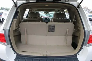 โตโยต้า ไฮแลนเดอร์ ลิมิเต็ด ปี 2012 สภาพดี ใช้งานน้อย - Product Image 6