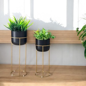 Elegante Maceta Negra con Soporte de Metal Dorado para Decoración de Piso, Ideal para Plantas de Interior, Esquinas de Sala de Estar Moderna y Hogar - Product Image 4
