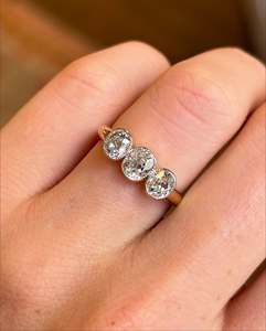 แหวนเพชรมอยส์ซอไนต์ตัดเป็นเส้นขนาด7.50มม. ลวดลายแบบวินเทจชุบทองสีเหลืองเครื่องประดับสำหรับเจ้าสาว - Product Image 1