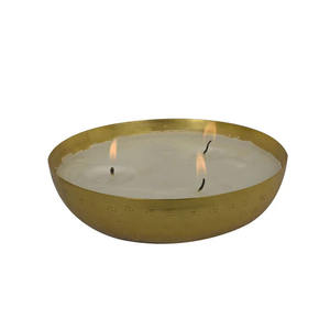 Golden Glow Elegant Luxe Light Gold Cuenco de velas para Navidad con brillo radiante - Product Image 4