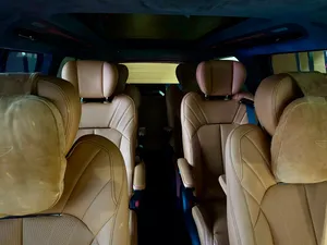 IIVC I380 2025, Van de 8 Asientos, Tracción en las Cuatro Ruedas, Batería de Litio R18, Asientos de Cuero, Techo Panorámico, Faros LED, Portaequipajes de Techo de Aleación de Aluminio - Product Image 4