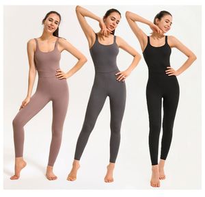 Venta al por mayor personalizado de una pieza de las mujeres hermosa espalda Yoga traje ahuecado sin mangas Mono para deportes Venta caliente mono - Product Image 1