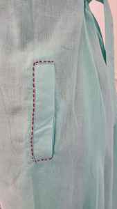 Top de diseño de moda con bordado floral verde de tela de algodón para mujeres y niñas - Product Image 4