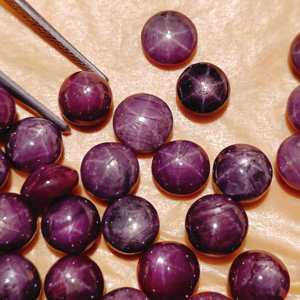 Rubis étoilé de haute qualité, fait à la main, cabochon rouge rose, ciré/encollé, certifié par un tiers, 4 mm-8 mm, forme naturelle, pierre précieuse d'Inde - Product Image 5