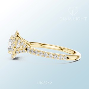 Elegante anillo de racimo redondo hecho a medida, certificado por IGI, diseño personalizado, ideal para compradores de joyería de compromiso, nupcial y de moda. - Product Image 2