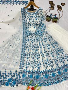 Ensemble robe longue à manches longues avec broderie Georgette, bas et dupatta confortables, vêtements indiens élégants pour femmes - Product Image 4