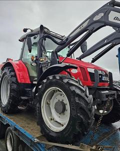 Tractor de Ruedas Usado Massey Ferguson 4700, Tractor Agrícola 4x4 con Cargador Frontal, Maquinaria Agrícola Roja - Product Image 2