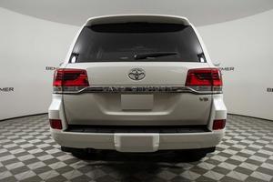 Toyota Land Cruiser 2019 en Venta / Disponible para la Venta con Bajo Kilometraje, Motor de Gasolina, Auto Usado en Excelentes Condiciones y Sin Accidentes, Volante a la Izquierda - Product Image 3
