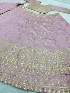 Lehenga Choli de qualité supérieure pour femmes, en soie Georgette épaisse, broderie en relief, idéal pour les mariages et les fêtes, en provenance d'Inde - Product Image 4