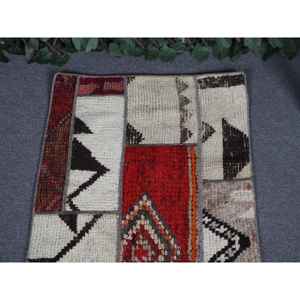 Tapis turc vintage, tapis de 2,1 x 5,8 pieds, tapis rouge Ikat - Product Image 3