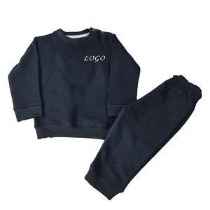 Conjunto de sudadera y pantalón para niños pequeños hecho en Pakistán chándal Premium OEM 2025 con patrón sólido - Product Image 6