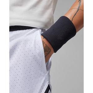 Pantalones cortos de malla atléticos informales y joggers diseñados para entrenamientos de alta intensidad con patrón sólido de comodidad y flexibilidad física - Product Image 4