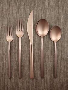 Ensemble de couverts en acier inoxydable de taille familiale avec un polissage robuste, conçu pour la cuisine indienne et les repas quotidiens - Product Image 5