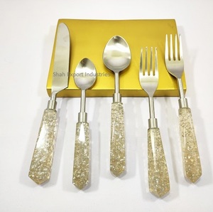 Nuevo Juego de Cubiertos Decorativos de Metal Plateado con Mango de Resina Brillante Dorada para Bodas, Fiestas, Comida, Juegos de Cubiertos - Product Image 3