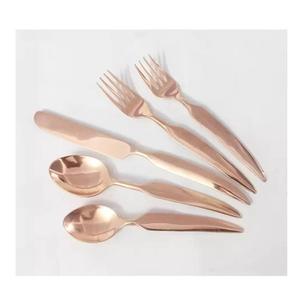 Juego de Cubiertos de Acero Inoxidable Chapado en Oro Rosa para Comidas Diarias, Ocasiones Especiales, Fiestas y Reuniones, que Ofrece Versatilidad y Elegancia - Product Image 5