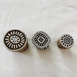 Bloc d'impression en bois sculpté à la main : motif géométrique, art textile indien - Product Image 1