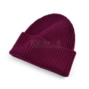 Gorro Clásico de Invierno, Gorro de Punto Suave y Elástico, Gorro Cálido y Elegante para Uso Diario, Informal, para Exteriores, con Diseño Jacquard - Product Image 5