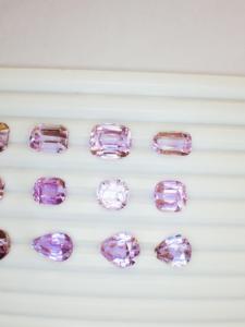 <span class=keywords><strong>Kunzite</strong></span> kualitas AAA alami dengan warna alami yang sangat bagus Sangat bagus kilau sempurna dan dipoles dengan harga murah
