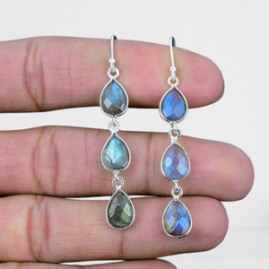 Boucles d'oreilles pendantes simples et tendance en labradorite, bijoux de créateur pour femme en argent sterling 925 massif, cadeau de mariage - Product Image 1