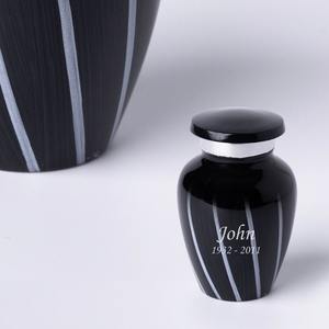 Urnas de cremación conmemorativas de aluminio con diseños impresos personalizados que brindan un tributo único y personal para los seres queridos - Product Image 1