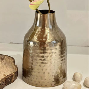 Elegante Florero de Metal Hecho a Mano, Moderno, para Decoración de Mesa de Comedor en Bodas, Hogares y Hoteles - Product Image 1