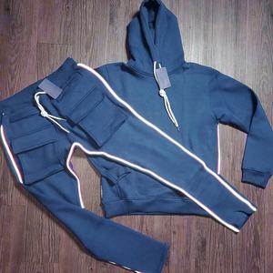 Ensemble deux pièces unisexe personnalisé de grande taille Survêtement décontracté respirant et réfléchissant pour hommes et garçons Joggers d'été Shorts à capuche 2 pièces - Product Image 4