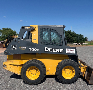 Chargeuse compacte John Deere 320E de haute qualité à prix d'usine, pour la construction, l'agriculture et la manutention, disponible en stock dès maintenant - Product Image 1