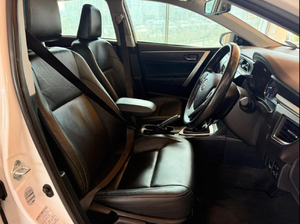 Voiture d'occasion de qualité à prix abordable, Toyota Corolla 1.8 de 2016, conduite à droite - Product Image 4