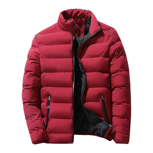 Chaqueta acolchada ligera de alta calidad para hombre Cuello alto de tendencia superior con logotipo frontal Diseño más demandado a bajo precio - Product Image 1