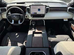 2024 para Sequoia Levin Turbo Color Plata Celestial 4.1-6L Gasolina 10KM V6 16V 5 Plazas Tamaño de Neumático R21 Cuero Izquierdo - Product Image 6