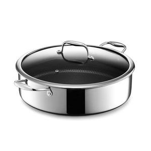 Casserole ronde traditionnelle en métal avec finition vintage et double poignées pour des expériences culinaires patrimoniales et un décor - Product Image 5