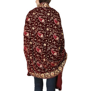 New Model Fashionable Solid Color Women Velvet <b>Shawl</b> Hot Sale Thick Warm <b>Ladies</b> Outdoor Use Velvet <b>Shawl</b> - Product Image 2