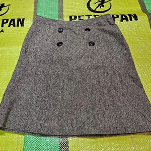 Vêtements d'occasion : Jupe d'hiver pour femmes - Product Image 1