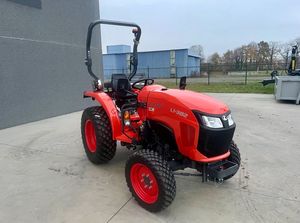 Tractor Kubota B2601 con retroexcavadora y cargador frontal, tractor de un solo eje con componentes de motor y transmisión. ¡Compre ahora! - Product Image 5