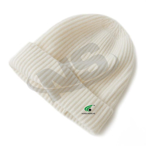 Gorro de invierno personalizado de punto Jacquard, ropa deportiva cómoda para exteriores, gorros Unisex cálidos a la moda - Product Image 1