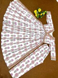 ชุดปาร์ตี้ออกแบบใหม่ดอกไม้บานฤดูร้อนสีขาว-กระโปรงผ่า - Product Image 4