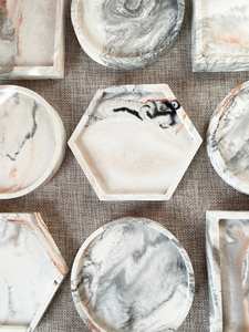 Sous-verre en marbre Jesmonite fait à la main, porte-savon rond et plateau à bibelots - Product Image 2