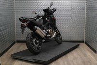 Moto d'aventure Honda Africa Twin 2026 très soignée
