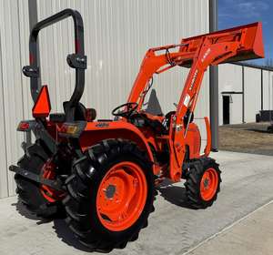 For L2501 4WD Mini Tractor with Diesel Engine Gearbox & Pump-30 HP Farm Tractor Price Ready to <b>Ship</b> - Product Image 6