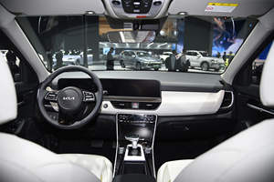 SUV compact essence 2025, moteur 1.5L, transmission automatique CVT, configuration Comfort Edition, meilleur prix, bon état - Product Image 6