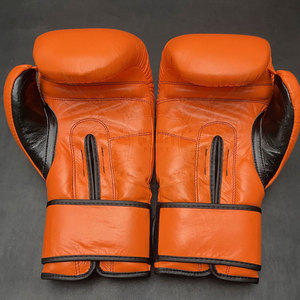 Prix d'usine Vente de gros Gants de boxe d'entraînement Matériau durable en cuir Évacuation de l'humidité Logo personnalisé - Product Image 5