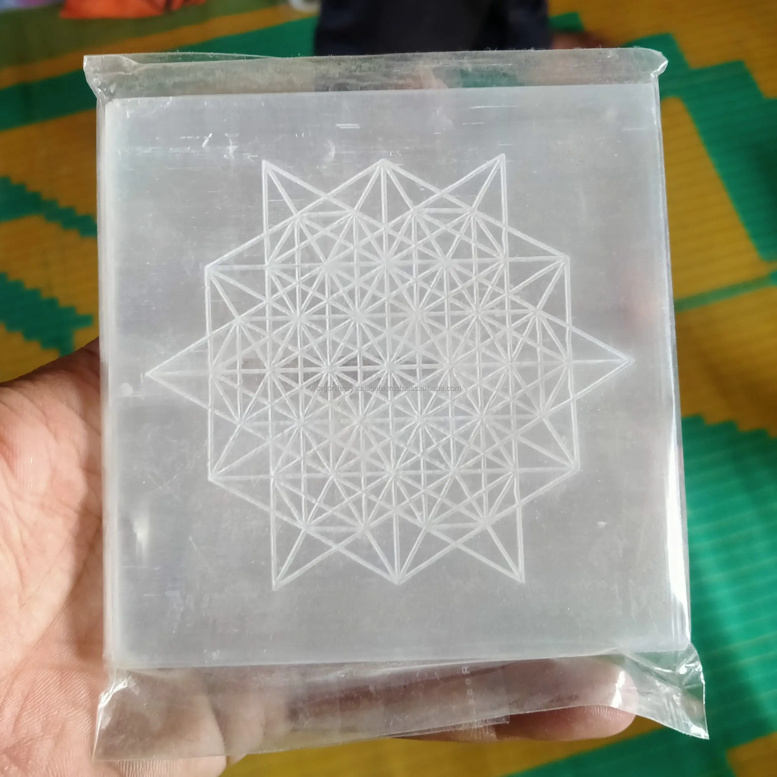 Placas de carga de selenita de 3 pulgadas grabadas en estrella al por mayor con rebanada y Palo de selenita con símbolo de estrella para artesanías de cristal curativas India