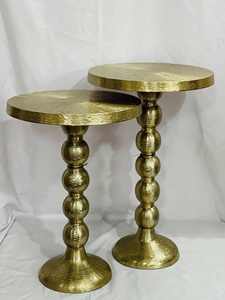 Table basse contemporaine avec structure en fer et plateau en aluminium pour un aménagement de mobilier moderne alliant un attrait visuel élégant - Product Image 3